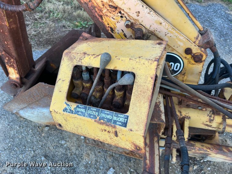 image for item MS9033 Davis Road Run'r  trencher