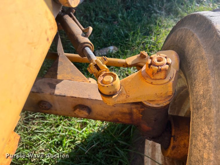 image for item MS9033 Davis Road Run'r  trencher