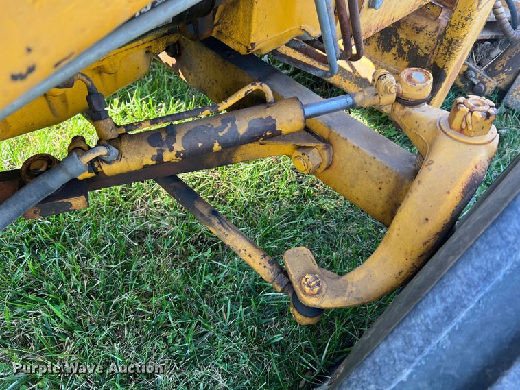 image for item MS9033 Davis Road Run'r  trencher