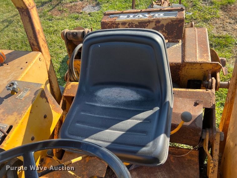 image for item MS9033 Davis Road Run'r  trencher