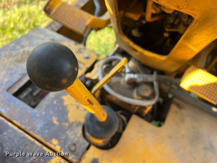 image for item MS9033 Davis Road Run'r  trencher