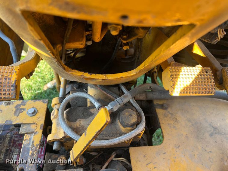 image for item MS9033 Davis Road Run'r  trencher