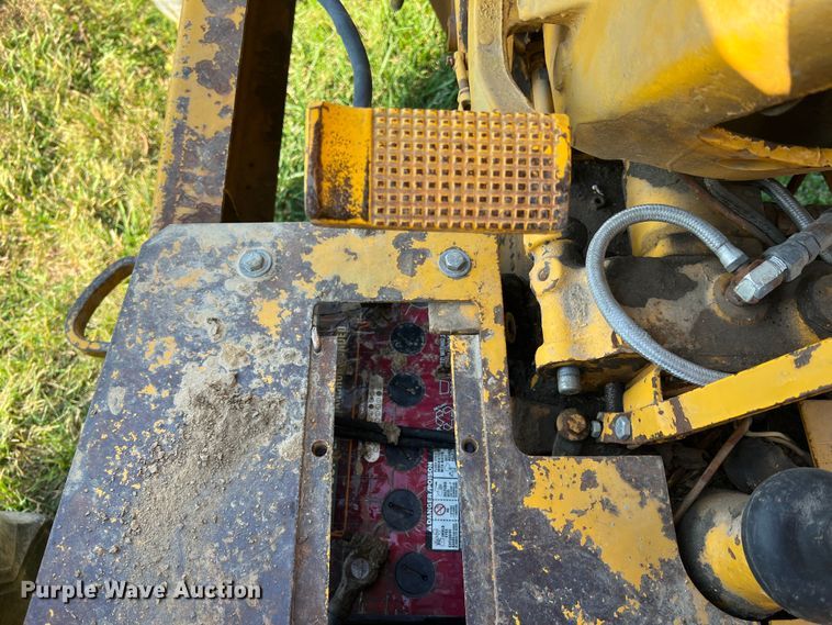 image for item MS9033 Davis Road Run'r  trencher