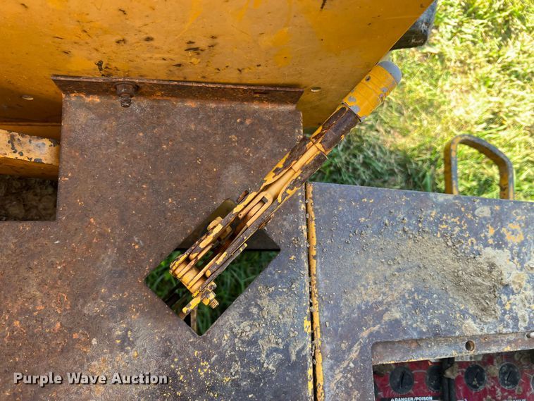 image for item MS9033 Davis Road Run'r  trencher