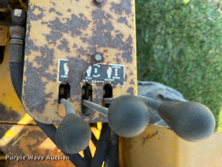 image for item MS9033 Davis Road Run'r  trencher