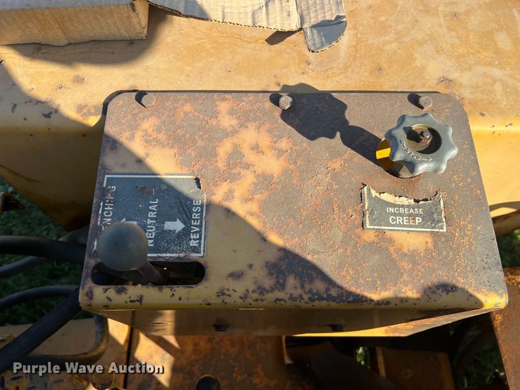 image for item MS9033 Davis Road Run'r  trencher