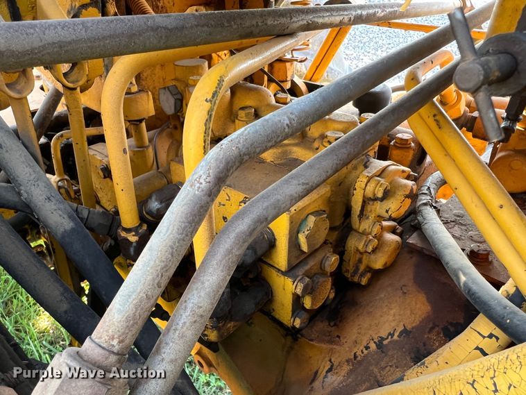 image for item MS9033 Davis Road Run'r  trencher