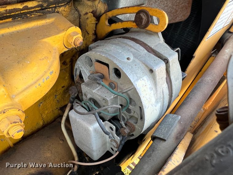 image for item MS9033 Davis Road Run'r  trencher