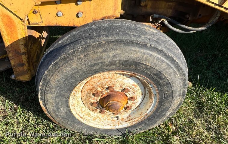 image for item MS9033 Davis Road Run'r  trencher