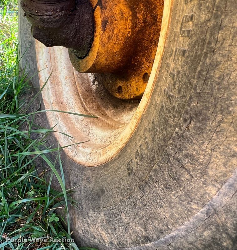 image for item MS9033 Davis Road Run'r  trencher