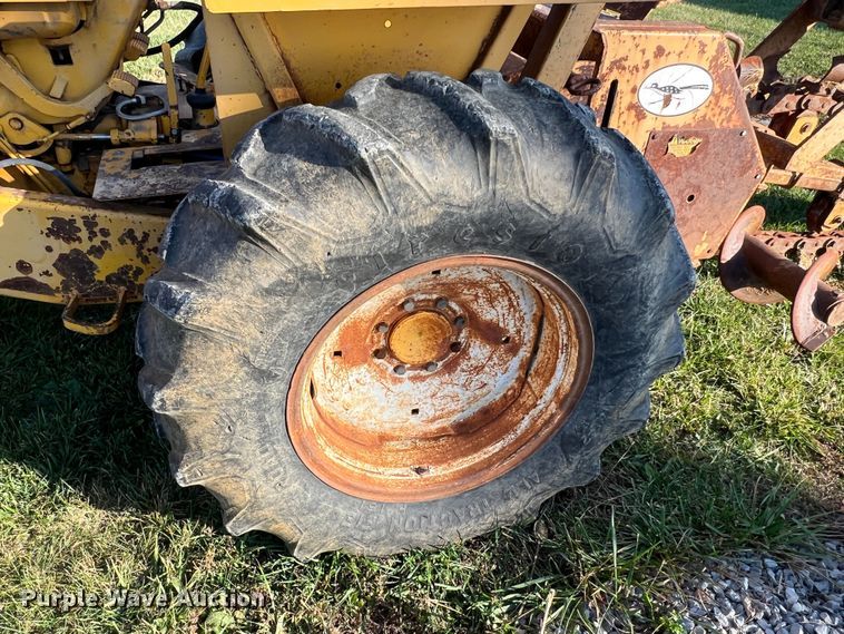 image for item MS9033 Davis Road Run'r  trencher