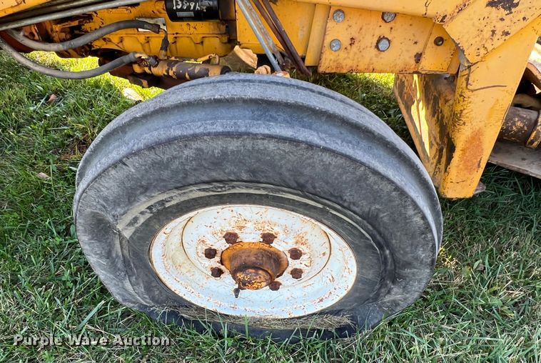image for item MS9033 Davis Road Run'r  trencher
