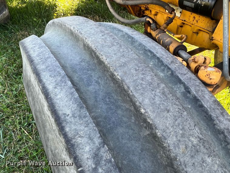 image for item MS9033 Davis Road Run'r  trencher