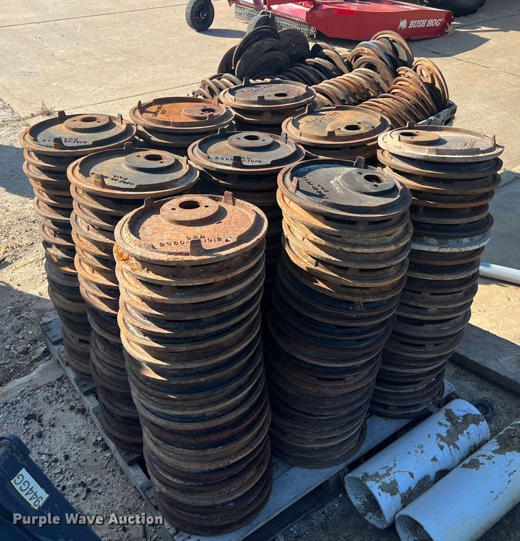 image for item MS9036 (330) Clay & Bailey 2380-01-1012 water meter covers