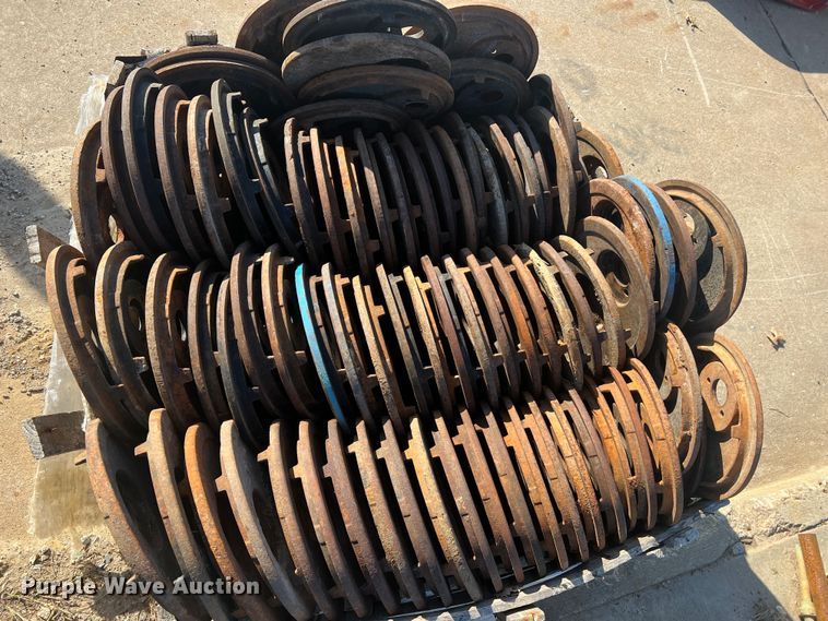 image for item MS9036 (330) Clay & Bailey 2380-01-1012 water meter covers