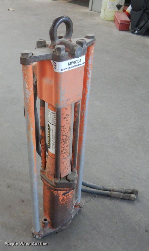image for item MW9354 Stanley PD45  hydraulic post driver