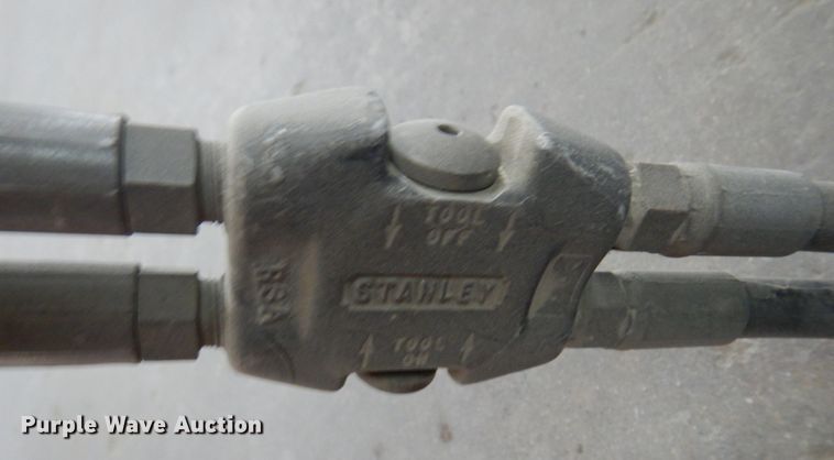 image for item MW9354 Stanley PD45  hydraulic post driver