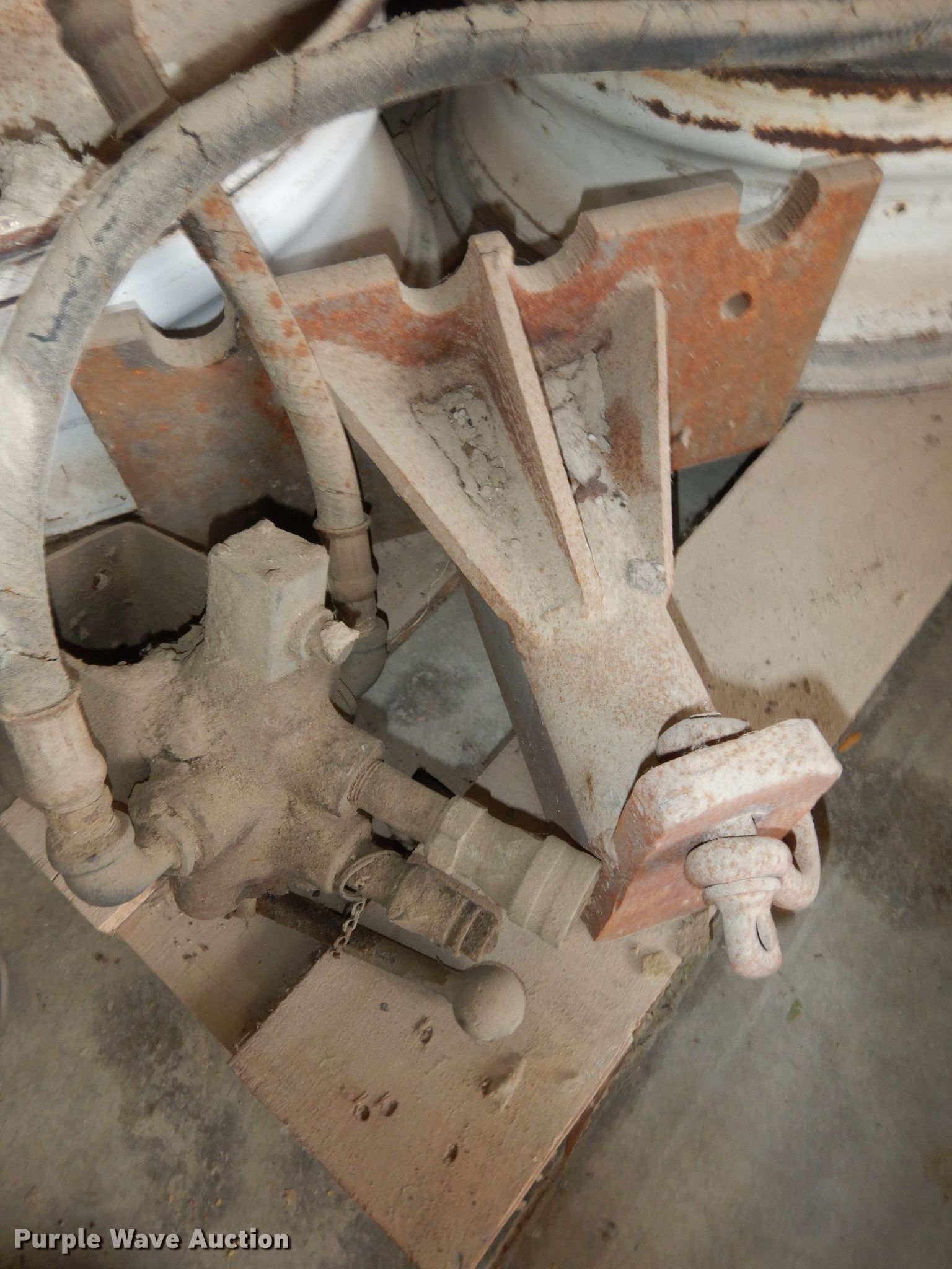 Truck parts in Westmoreland, KS Item LG9961 sold Purple Wave