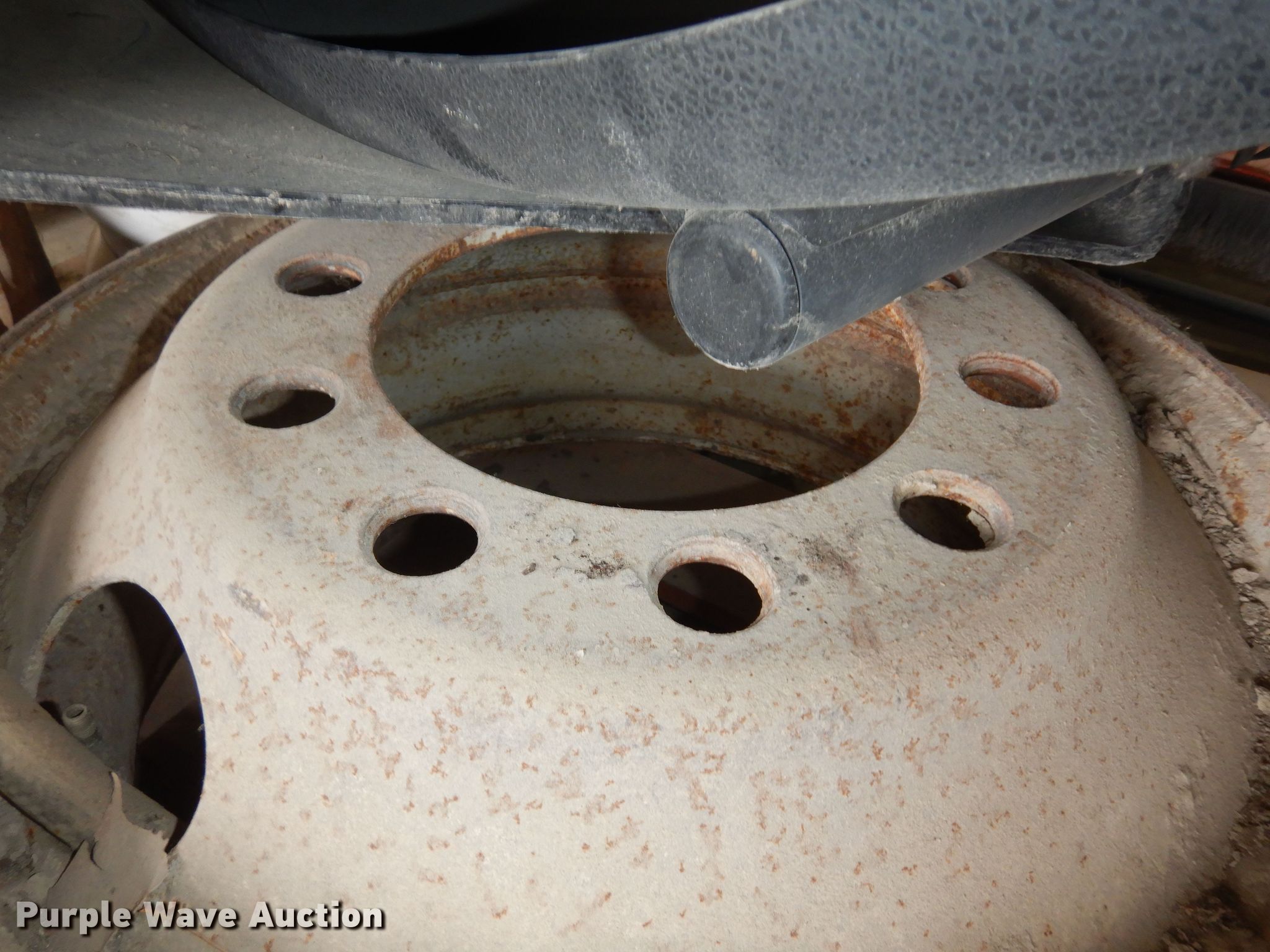 Truck parts in Westmoreland, KS Item LG9961 sold Purple Wave