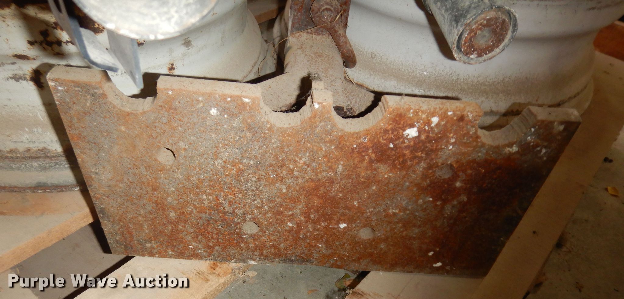 Truck parts in Westmoreland, KS Item LG9961 sold Purple Wave