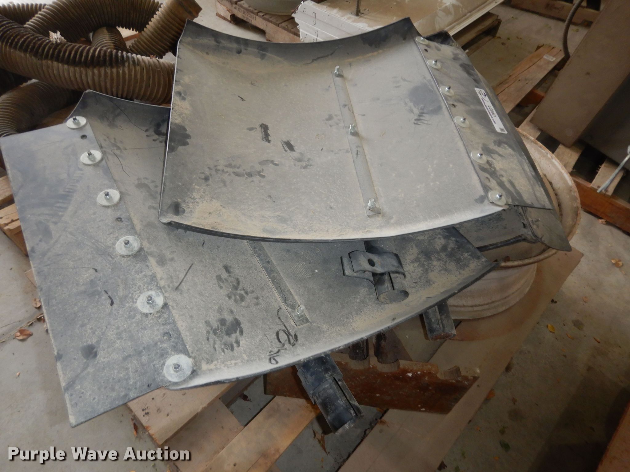 Truck parts in Westmoreland, KS Item LG9961 sold Purple Wave