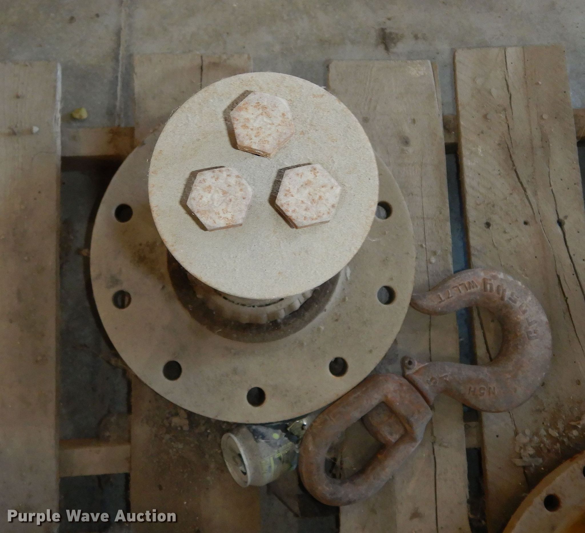 Truck parts in Westmoreland, KS Item LG9966 sold Purple Wave