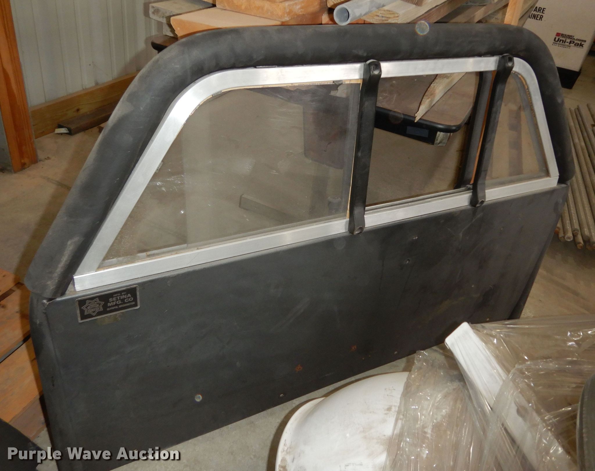 K9 unit transport kennel parts in Westmoreland, KS Item LG9970 sold Purple Wave