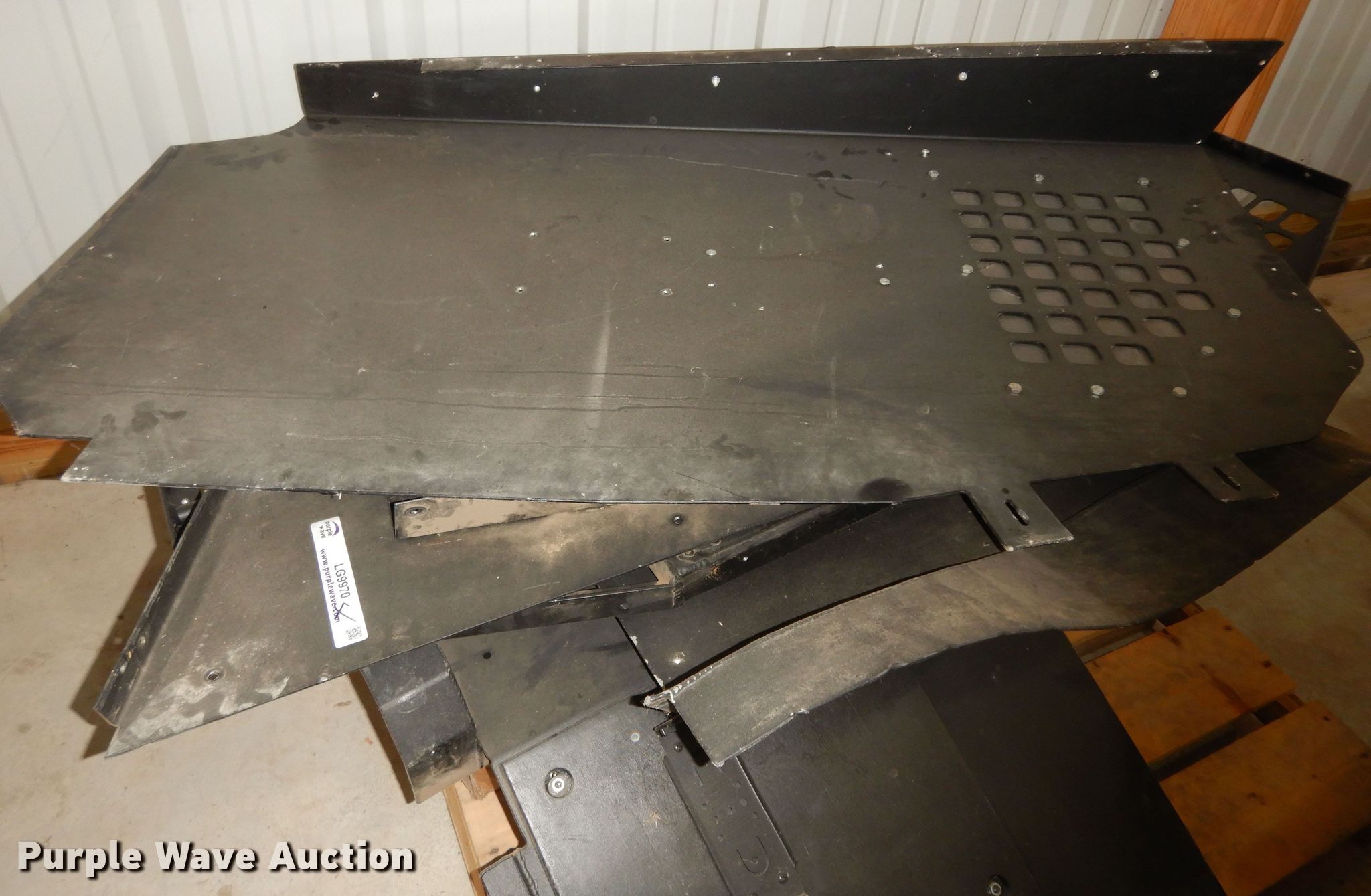 K9 unit transport kennel parts in Westmoreland, KS Item LG9970 sold Purple Wave