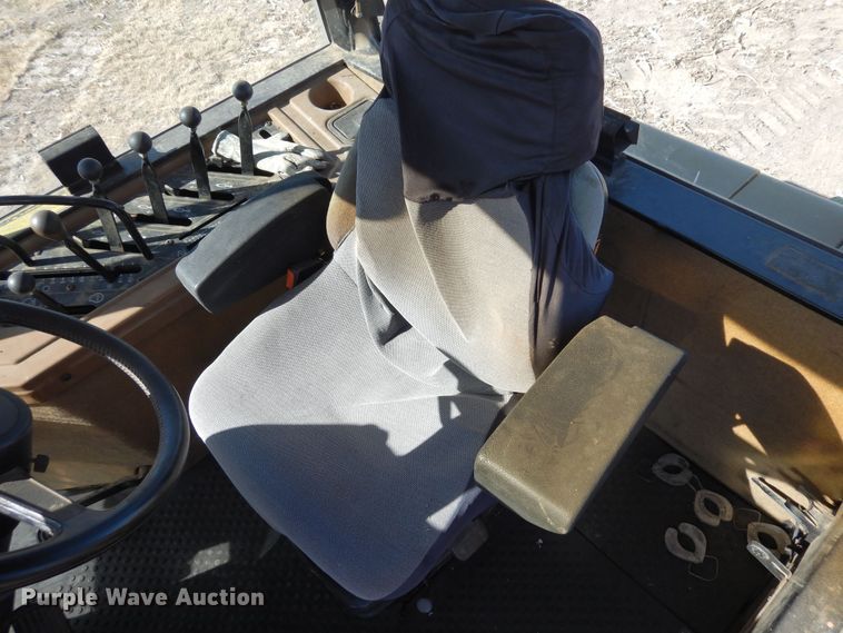 image for item DF8120 1992 Caterpillar Challenger 65B  tractor