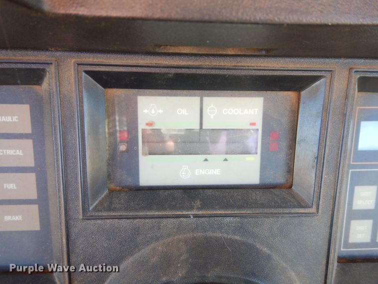 image for item DF8120 1992 Caterpillar Challenger 65B  tractor