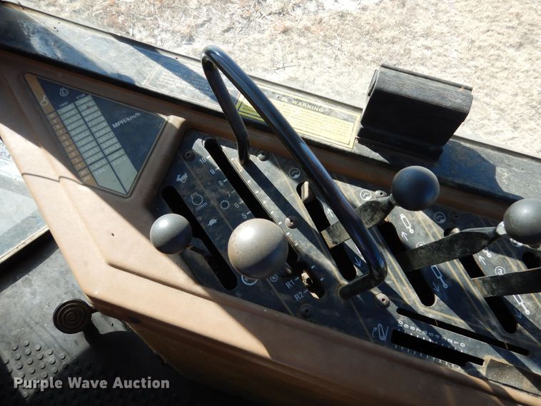 image for item DF8120 1992 Caterpillar Challenger 65B  tractor