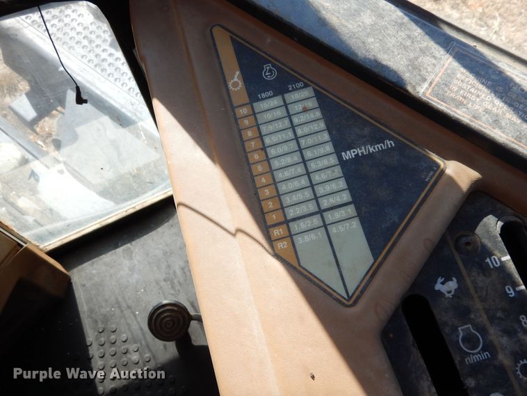 image for item DF8120 1992 Caterpillar Challenger 65B  tractor