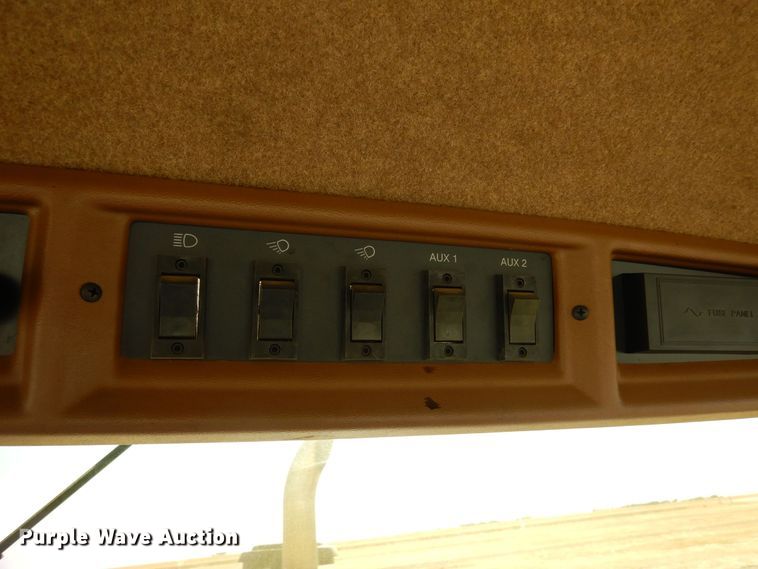 image for item DF8120 1992 Caterpillar Challenger 65B  tractor