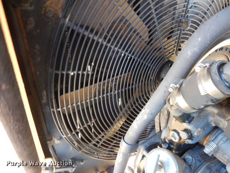 image for item DF8120 1992 Caterpillar Challenger 65B  tractor