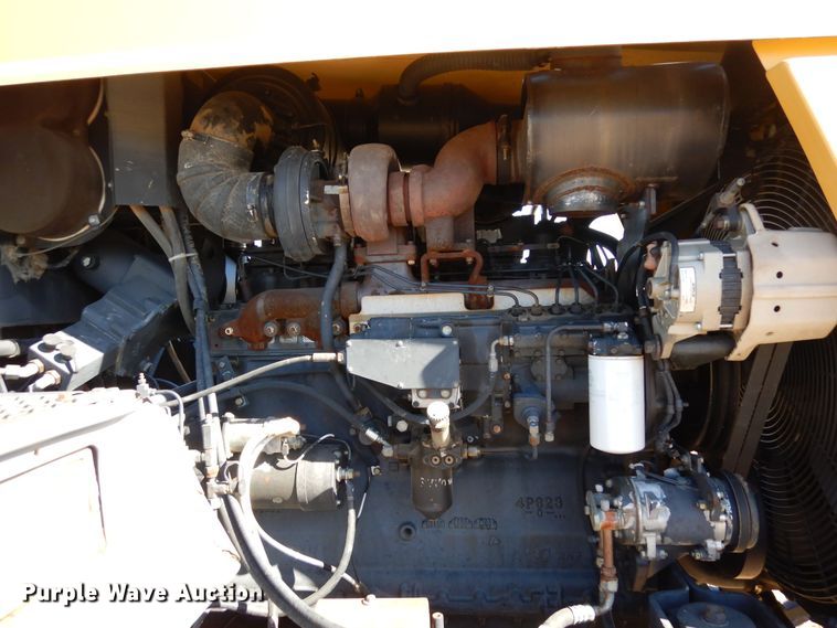 image for item DF8120 1992 Caterpillar Challenger 65B  tractor