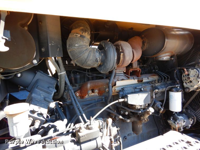 image for item DF8120 1992 Caterpillar Challenger 65B  tractor