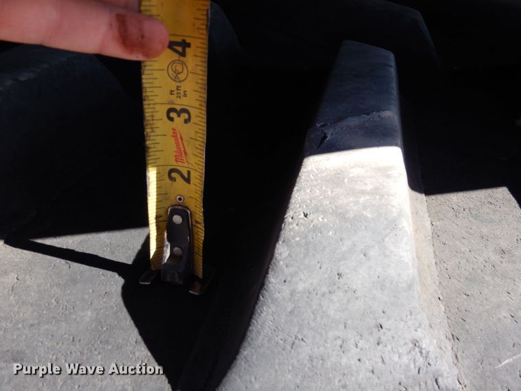 image for item DF8120 1992 Caterpillar Challenger 65B  tractor