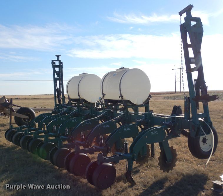 image for item DF8150 Moore-built  strip-till