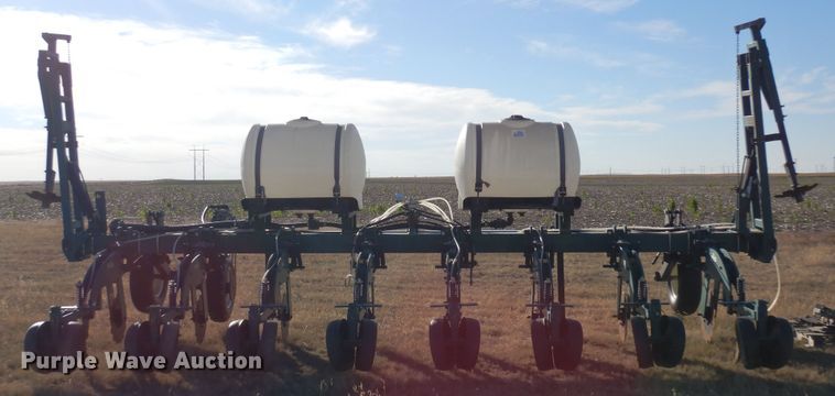 image for item DF8150 Moore-built  strip-till