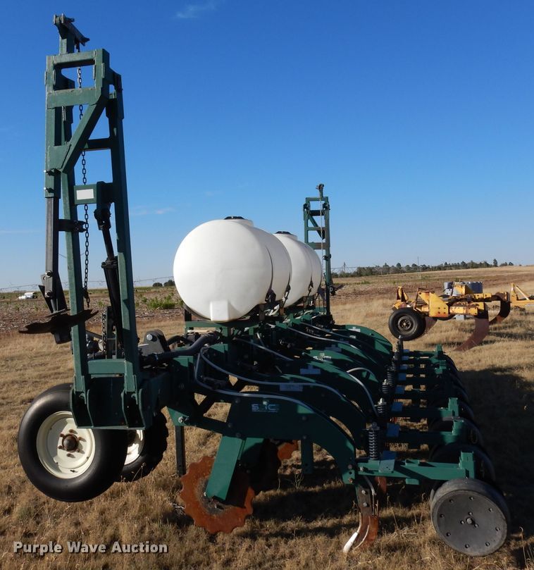 image for item DF8150 Moore-built  strip-till