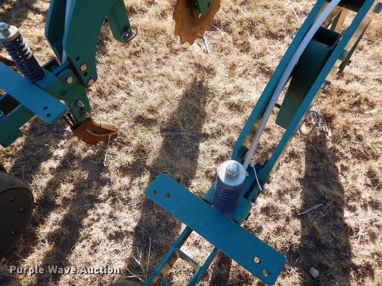 image for item DF8150 Moore-built  strip-till