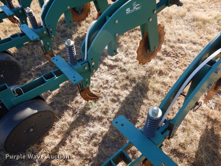 image for item DF8150 Moore-built  strip-till