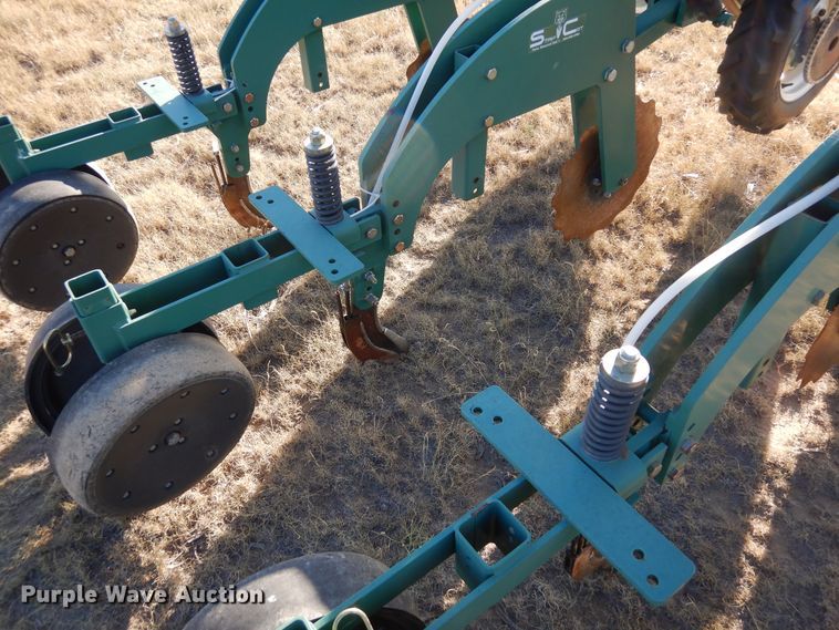 image for item DF8150 Moore-built  strip-till