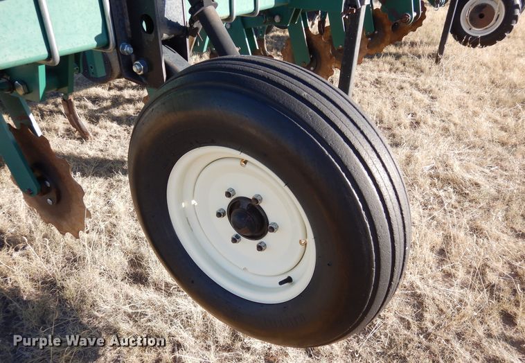 image for item DF8150 Moore-built  strip-till