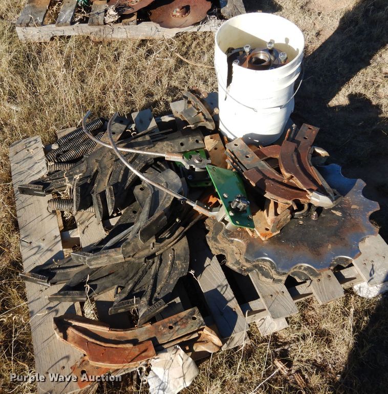 image for item DF8150 Moore-built  strip-till