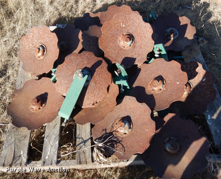 image for item DF8150 Moore-built  strip-till