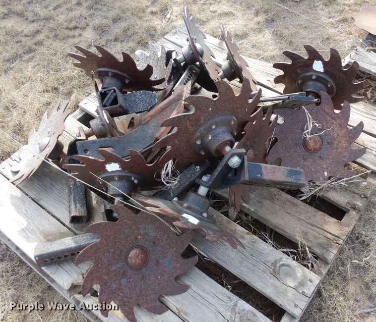 image for item DF8150 Moore-built  strip-till