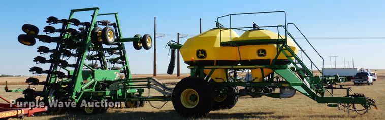 image for item DF8154 2010 John Deere 1890  air seeder
