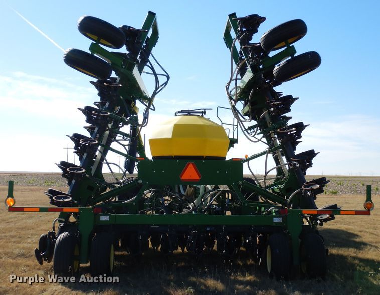 image for item DF8154 2010 John Deere 1890  air seeder