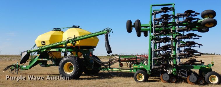 image for item DF8154 2010 John Deere 1890  air seeder